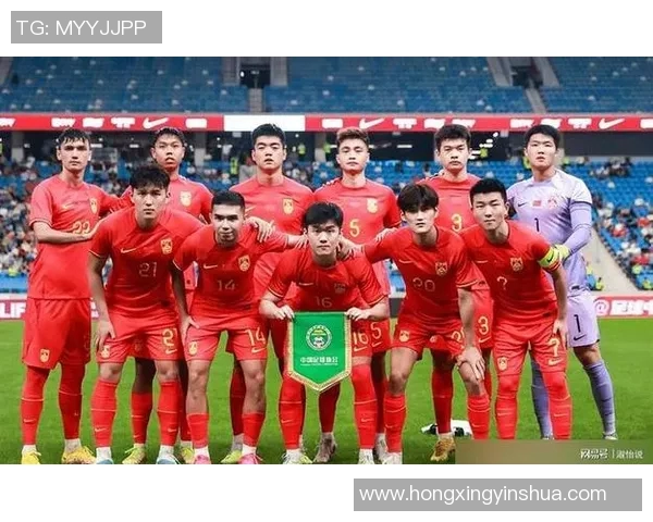中国男足迎战菲律宾队员全力争胜展现实力与团结精神